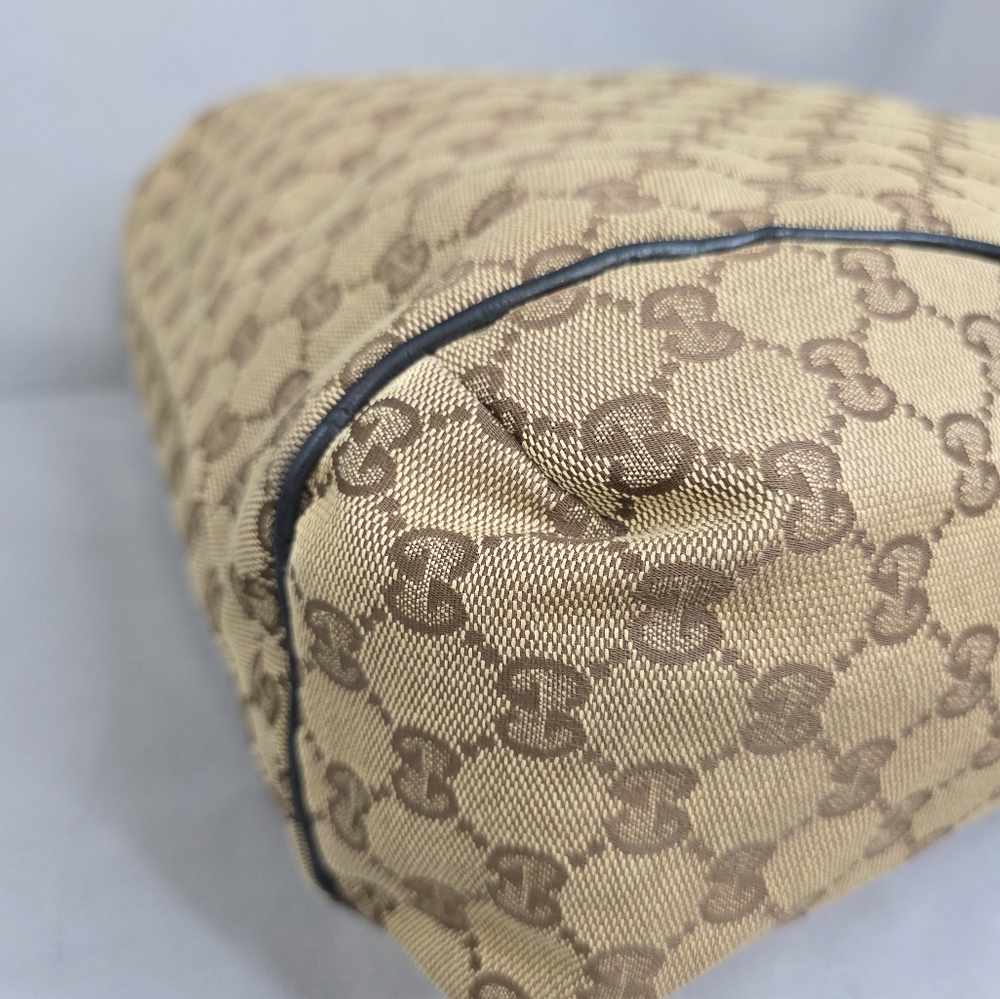 Gucci Tan and Black Hobo Bag - Picture 12 of 16